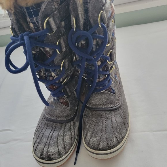 Sorel boots - Picture 1 of 7